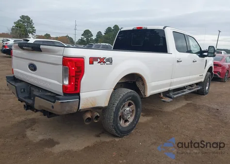 2017 Ford F-250 Lariat из США, поврежденный, VIN 1FT7W2BTXHEE63410